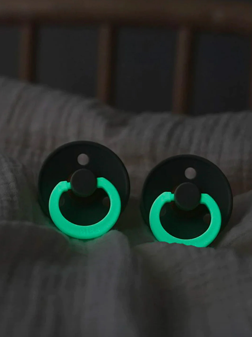 BIBS Colour Anatomical Glow Pacifiers, BIBS heledavad öölutid anatoomilise lutiotsaga, all-groups