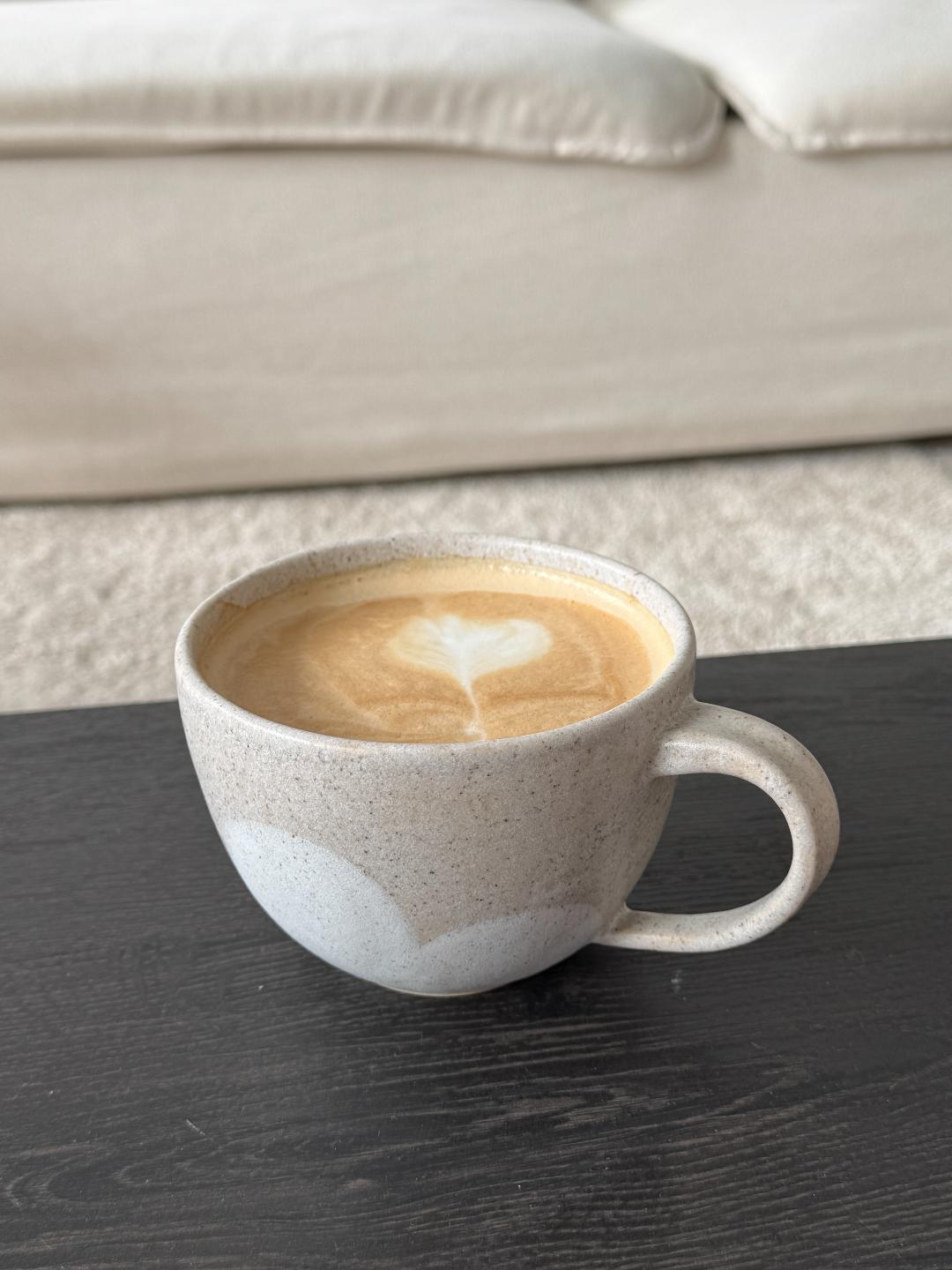 Gift set - Rada Keraamika coffee cup & KOKOMO cofee beans, Kinkekomplekt emadepäevaks - Rada Keraamika tass & KOKOMO kohvioad