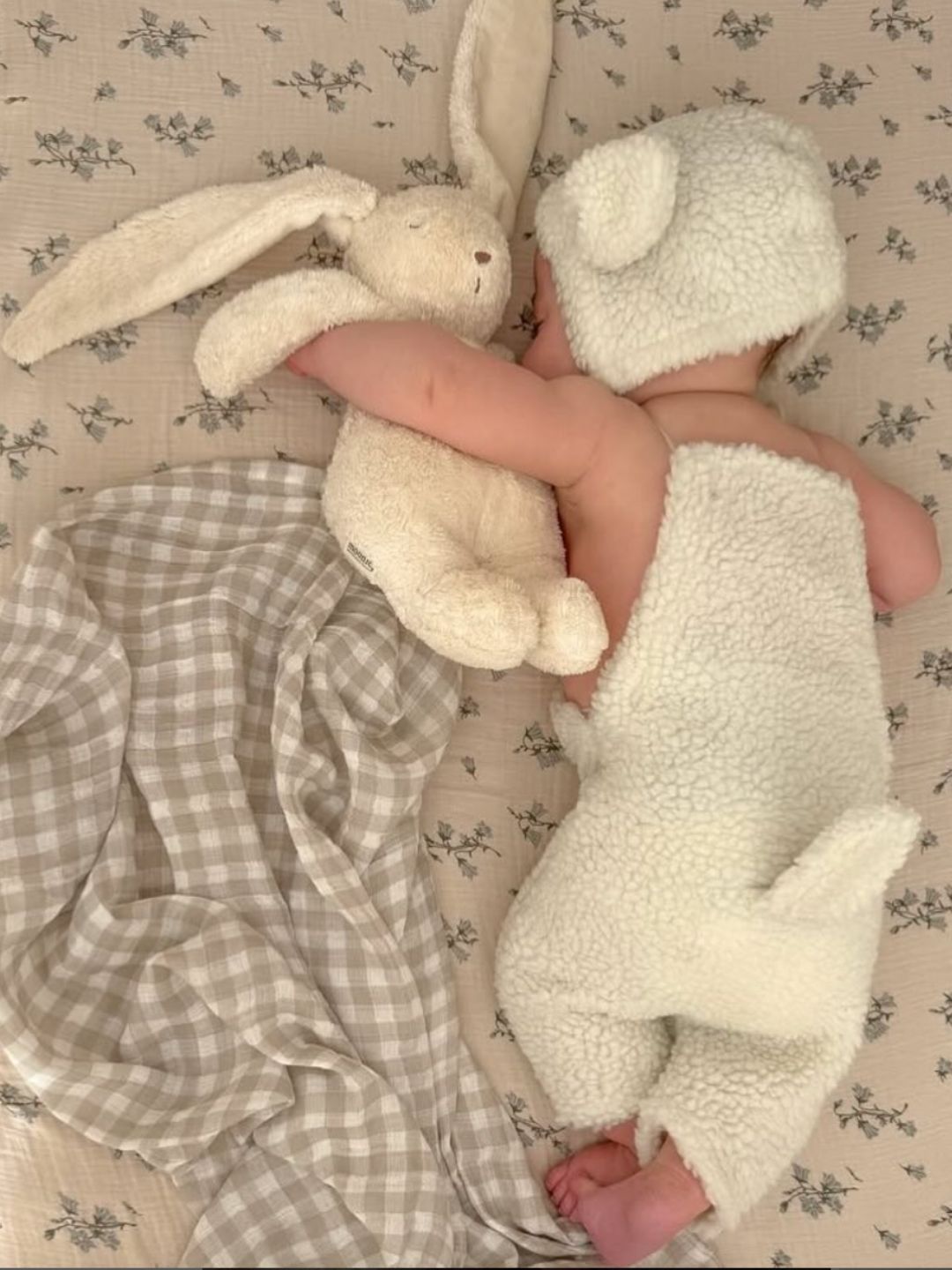 Moonie organic humming bunny with night lamp and cry sensor, Moonie organic kaisujänes öölambi ja nutusensoriga, all-groups