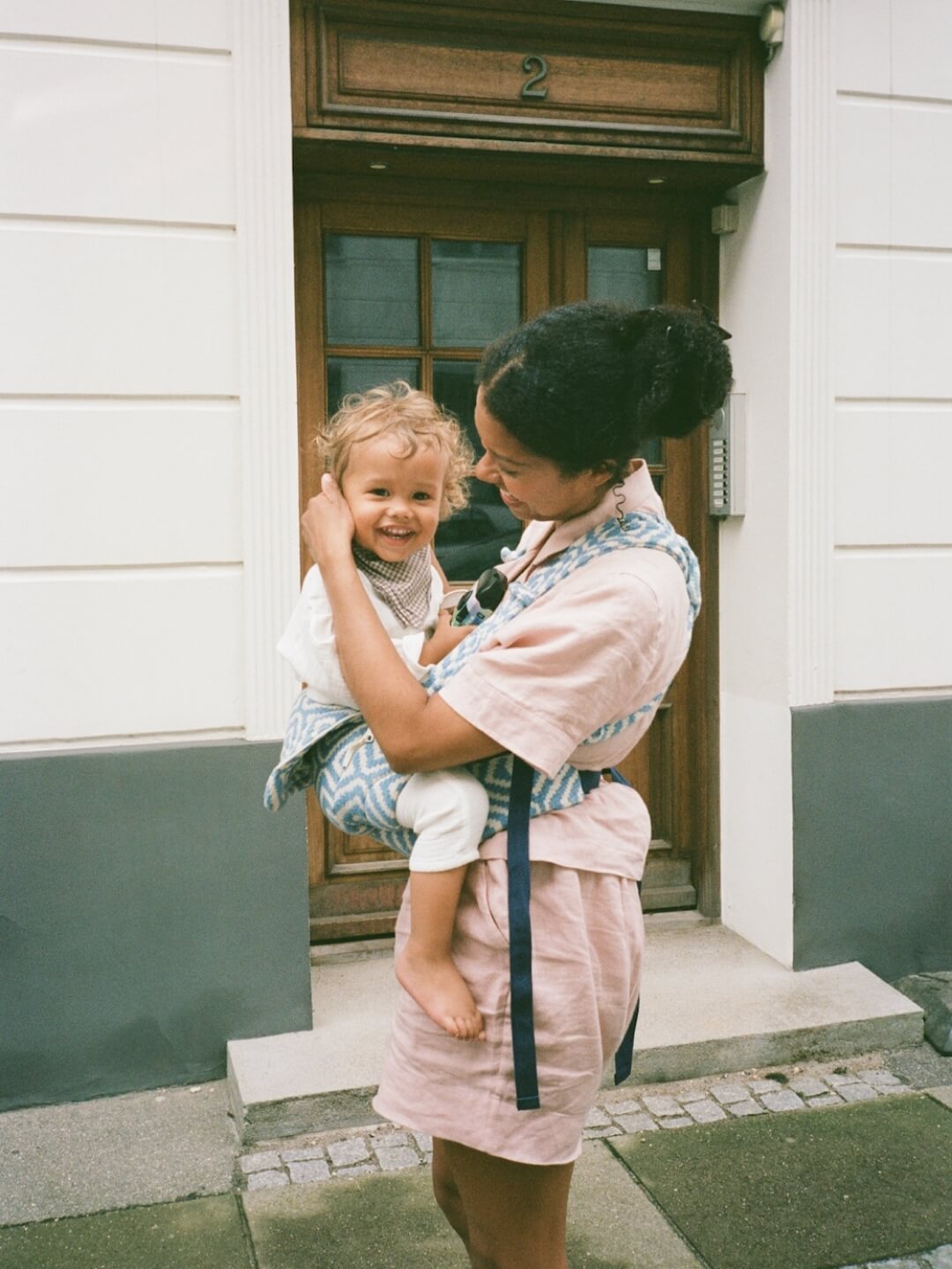 Moova baby carrier, Moova beebi kandekott, kõhukott, beebikandmine, beebikandmisvahendid, all-groups