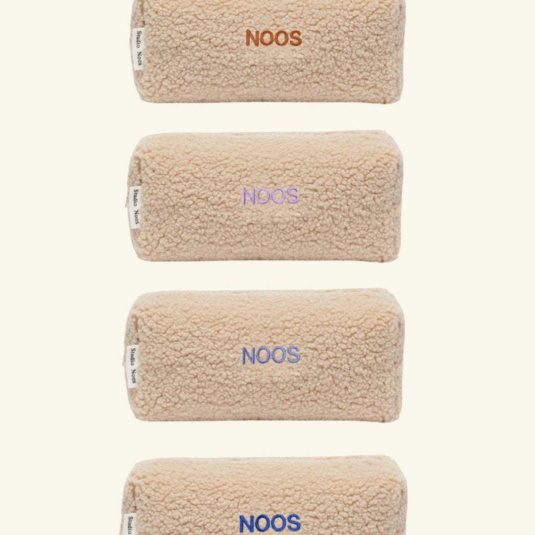 Studio Noos Personalized Pouch ecru embroidery, kosmeetikakott nimeline peronaliseeritud värvis Ecru tikandid