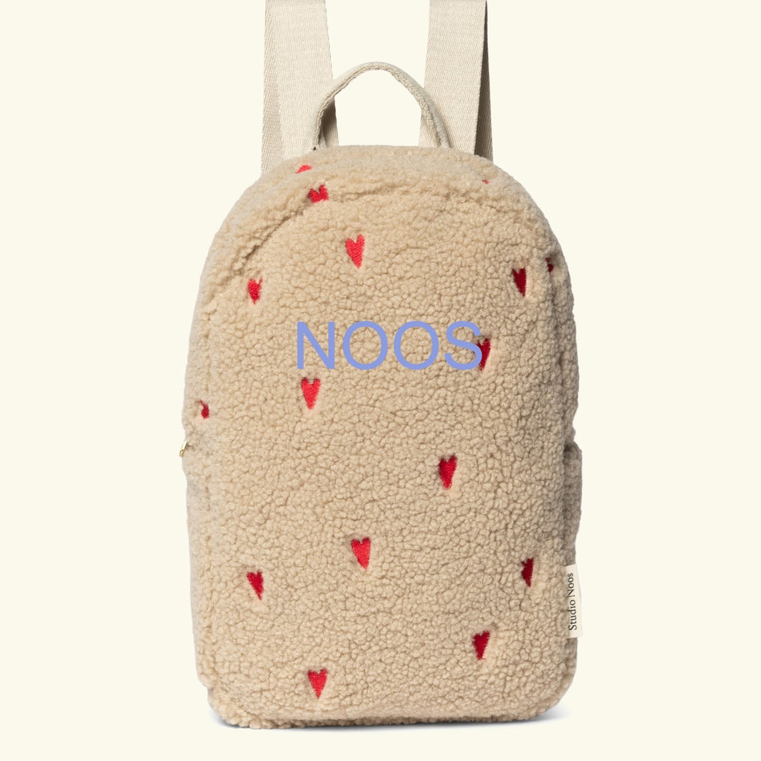 Studio Noos teddy hearts packpack Ecru, Studio Noos teddy kangast südametega seljakott lastele, light blue embroidery