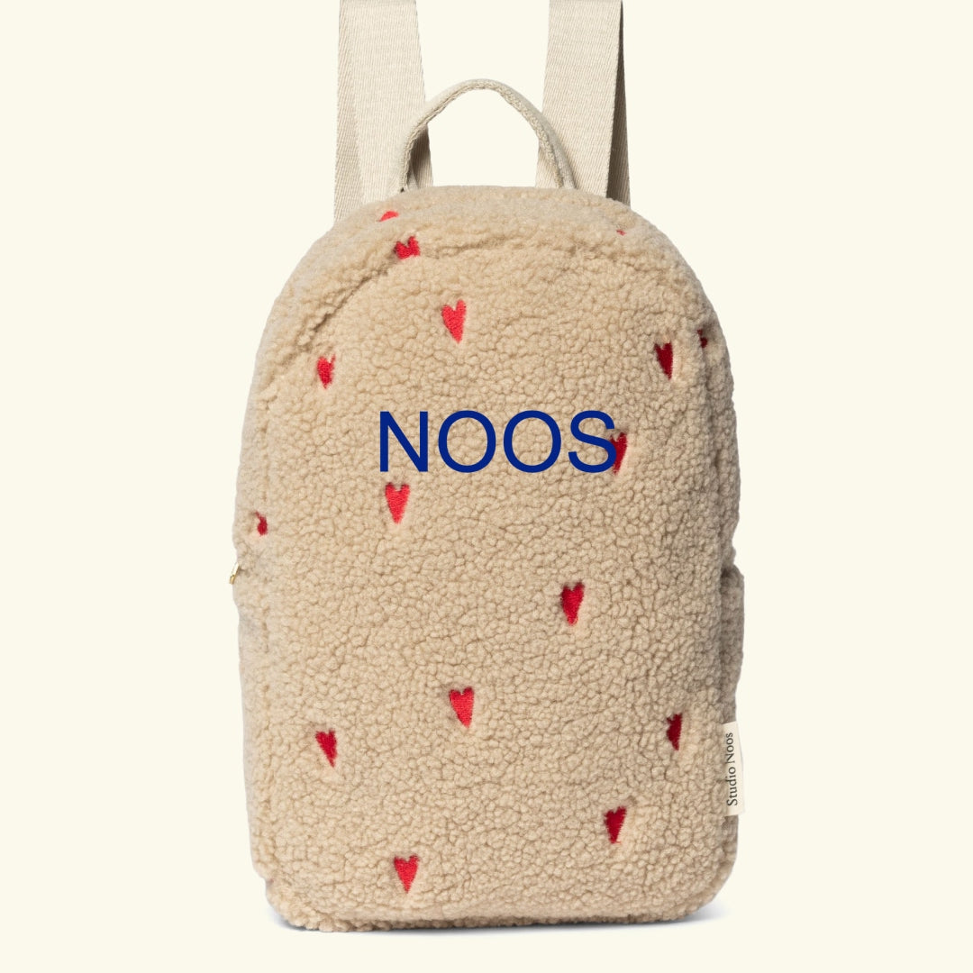 Studio Noos teddy hearts packpack Ecru, Studio Noos teddy kangast südametega seljakott lastele, dark blue embroidery