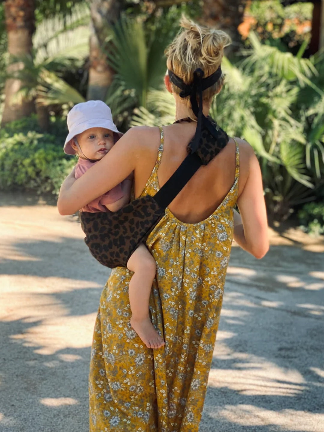 Wildride Toddler Swing Carrier - Brown Leopard, Wildride väikelapse kandekott - Brown Leopard