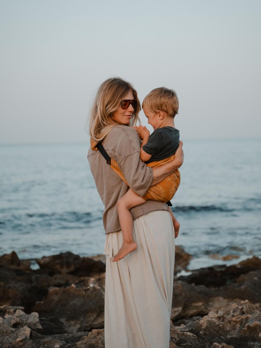 Wildride Toddler Swing Carrier Sunflower, Wildride väikelapse kandekott päevalilled