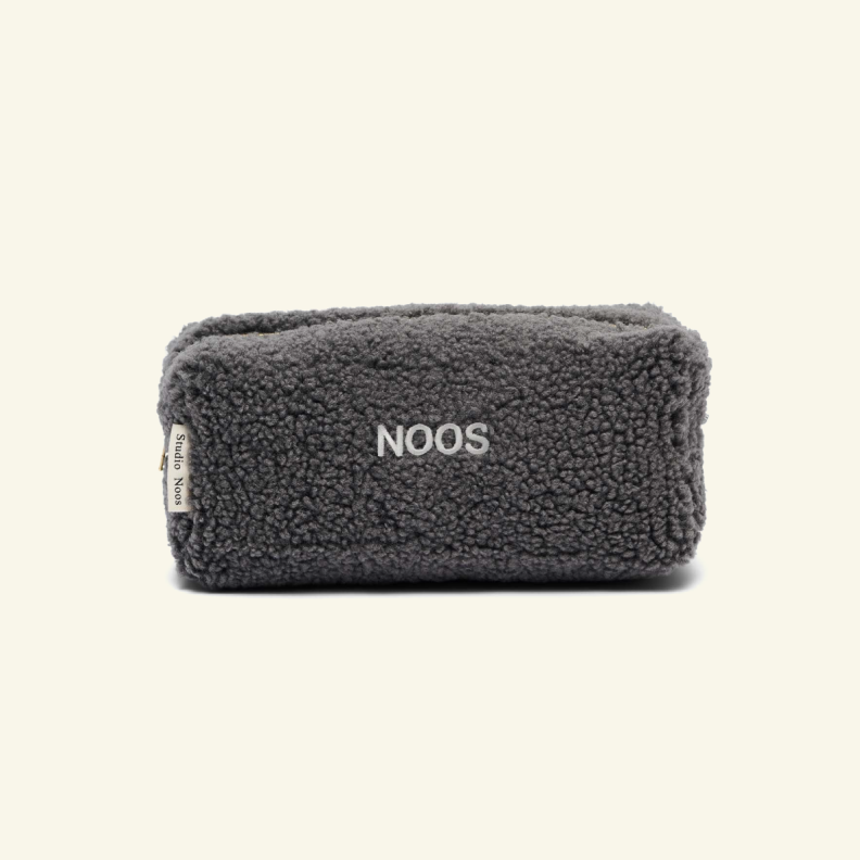 Studio Noos Personalized Pouch dark grey kosmeetikakott tumehall personaliseeritud, nimeline