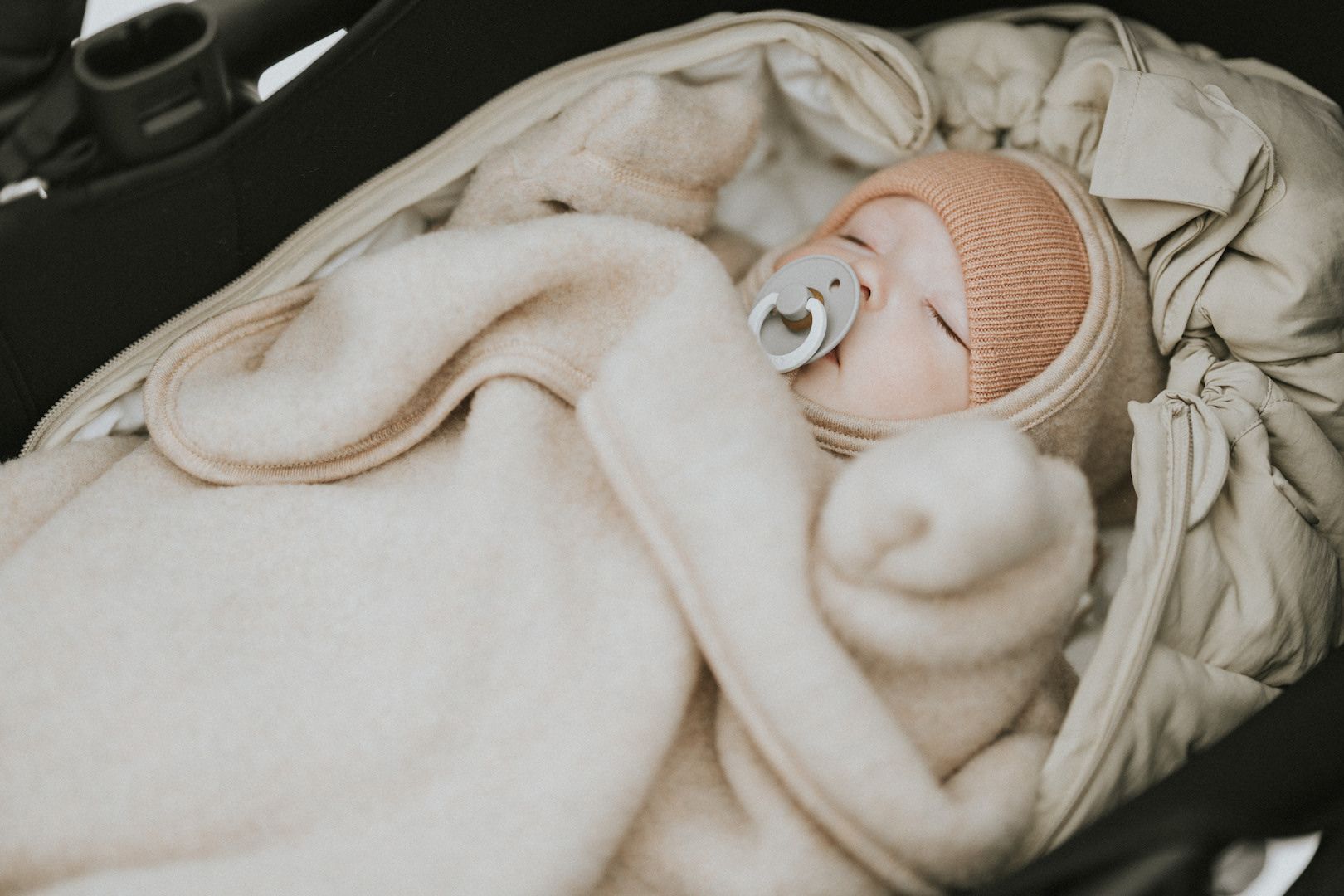 How to dress your baby for the fall-winter season - merino and layering