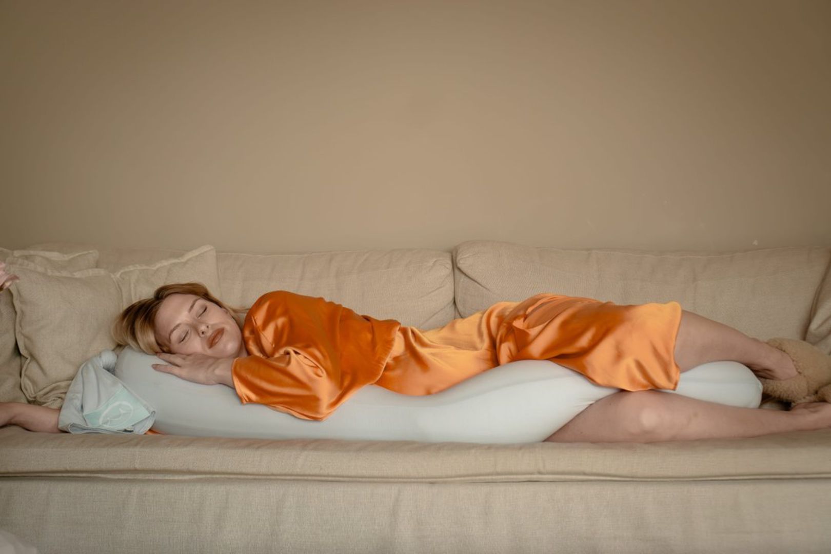 Your complete guide to choosing and using a pregnancy pillow