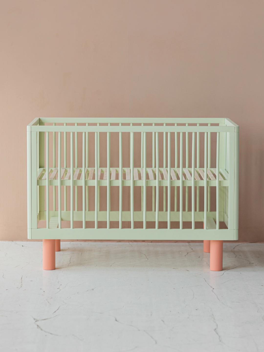 Karl & Fric Nox Cot - Blue, Karl & Fric beebivoodi, võrevoodi, beebi võrevoodi, Pistachio & Pink