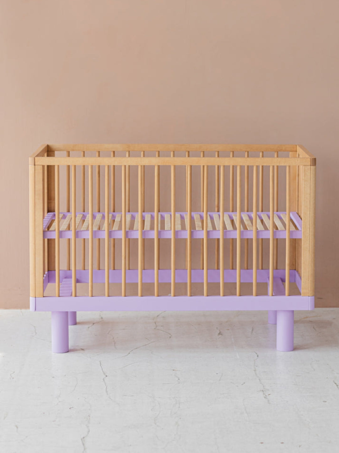 Karl & Fric Nox Cot in natural wood and lavender, Karl & Frix beebivoodi, võrevoodi naturaalne puit ja Lavendel