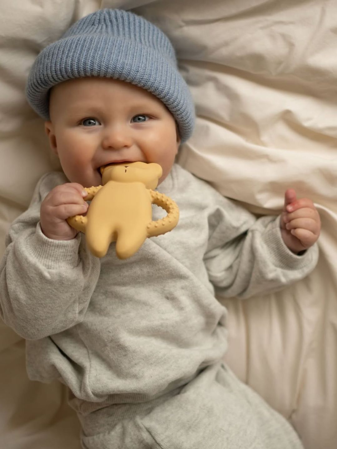 Moonie natural rubber teether, Moonie looduslikust kummist närimislelu, närimisrõngas, all-groups
