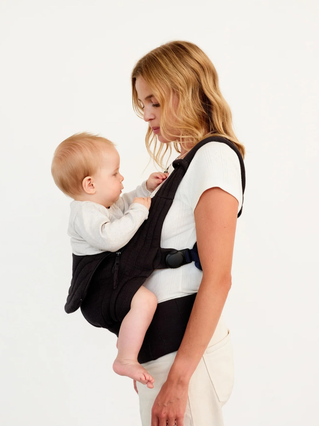 Moova baby carrier, Moova beebi kandekott, kõhukott, beebikandmine, beebikandmisvahendid, all-groups
