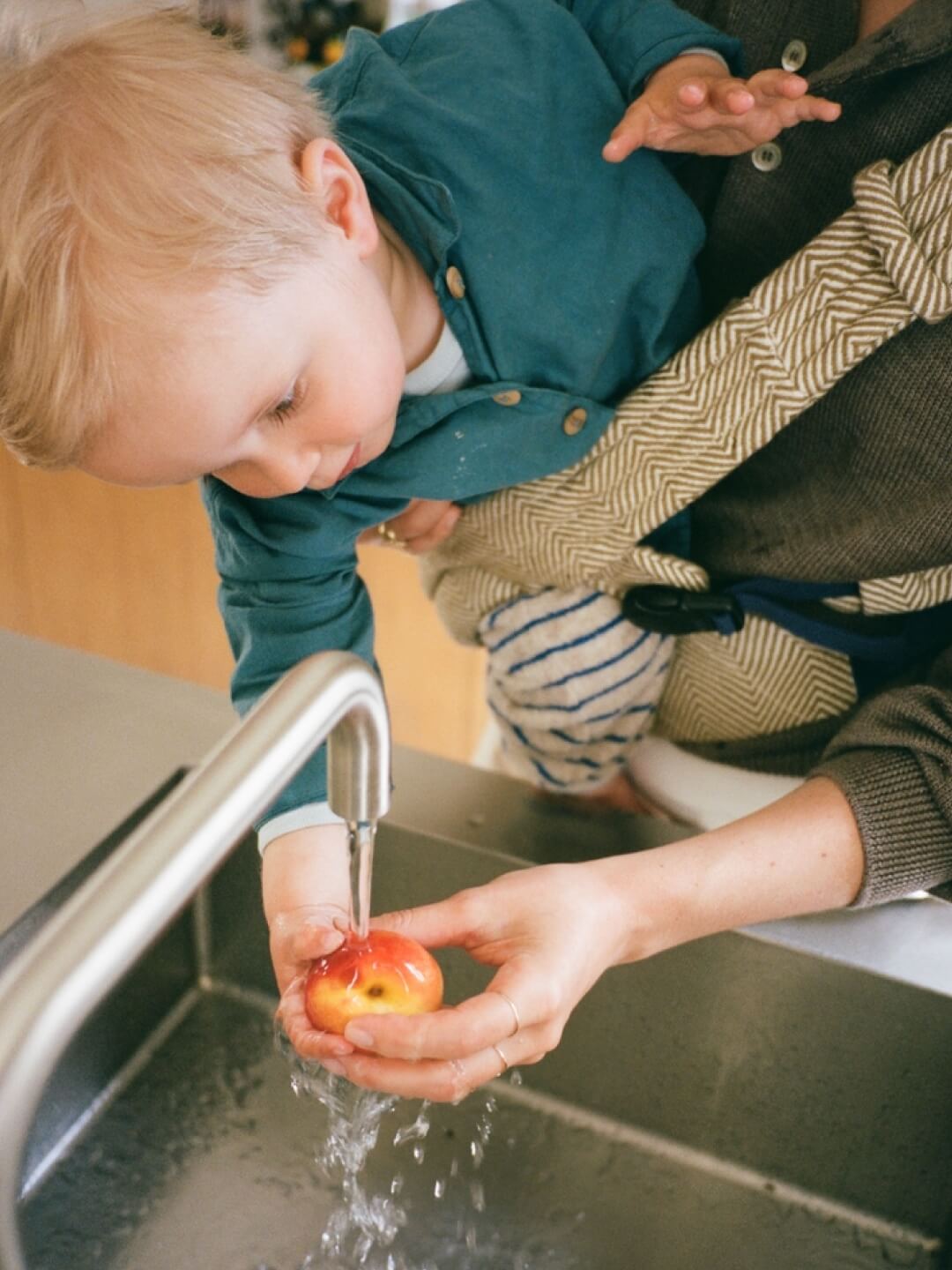 Moova baby carrier, Moova beebi kandekott, kõhukott, beebikandmine, beebikandmisvahendid, all-groups