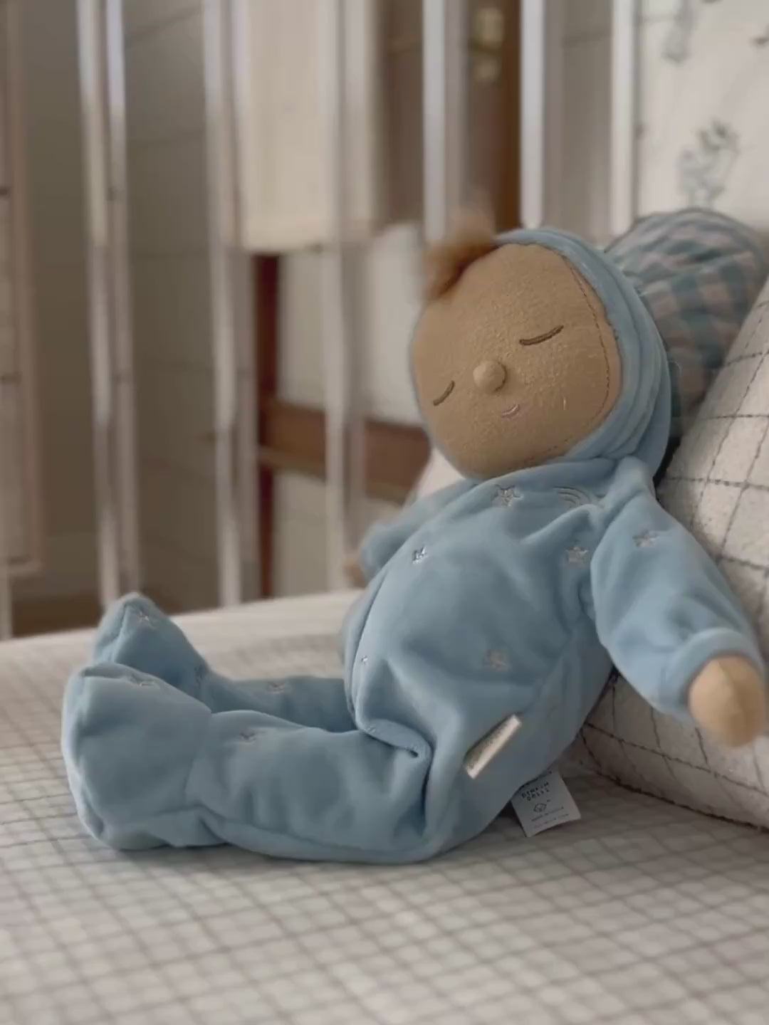 Olli Ella Lullaby Dozy Dinkum Leo video