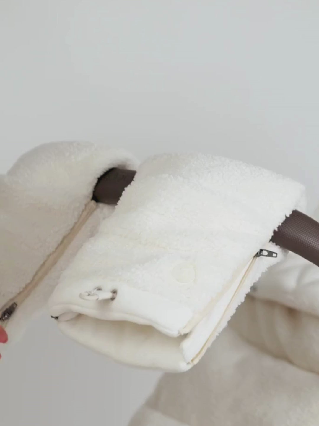 Najell Stroller Gloves, Najell vankrikindad, Teddy White video, all-groups