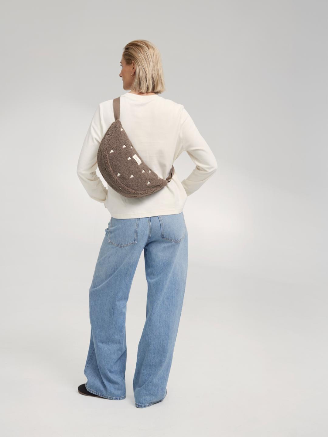 Studio Noos fanny pack brown with hearts, Studio Noos südametega õlakott kõhukott võõkott pruun