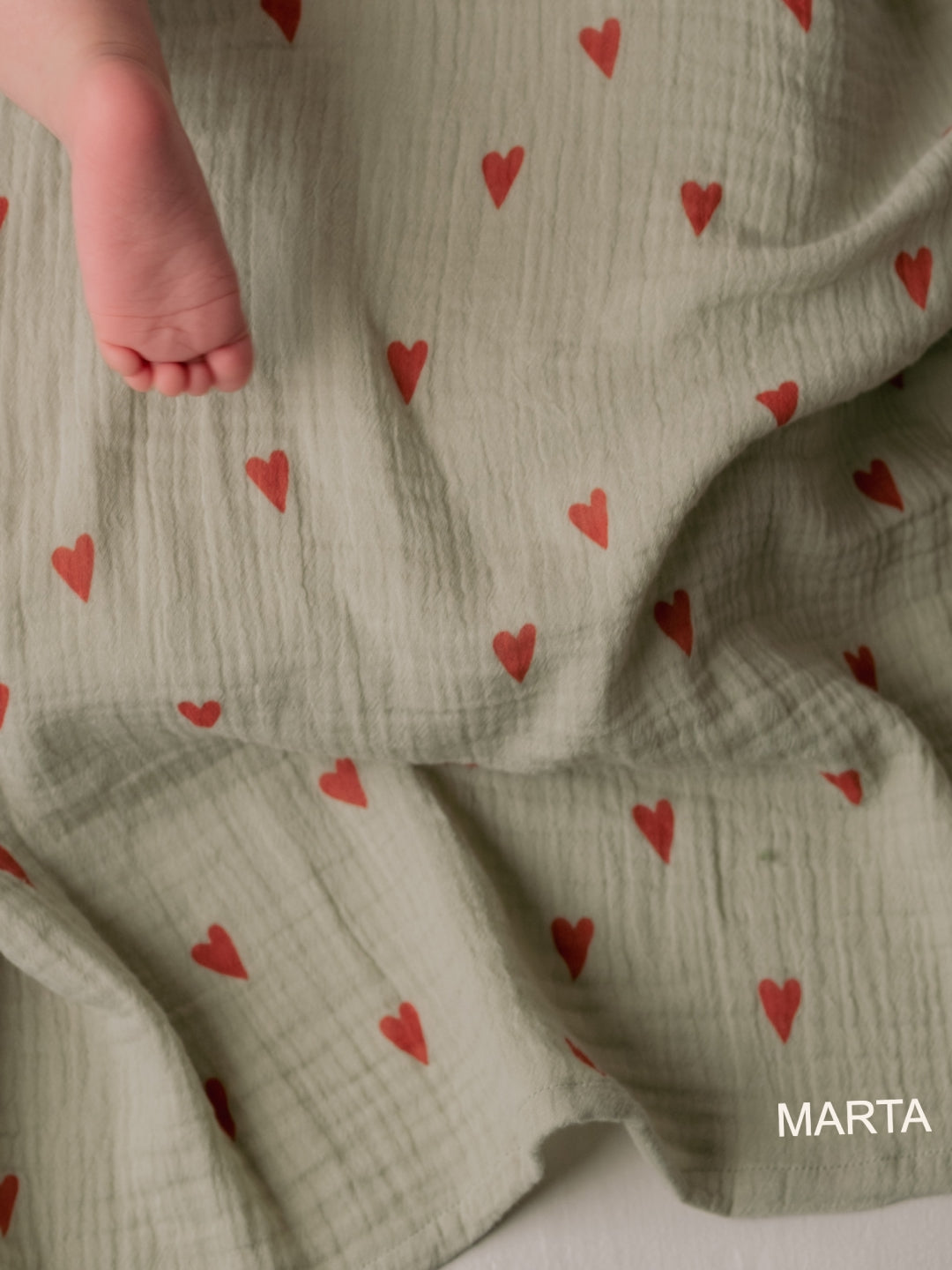 Studio Noos personalized muslin swaddle, Studio Noos nimeline musliintekk, sage green, offwhite