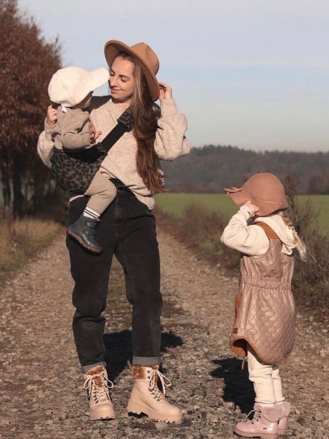 WILDRIDE トドラー スイング キャリア ヒョウ柄　ヒップシート Wildride Toddler Swing Carrier - Grey Leopard – Babyluv