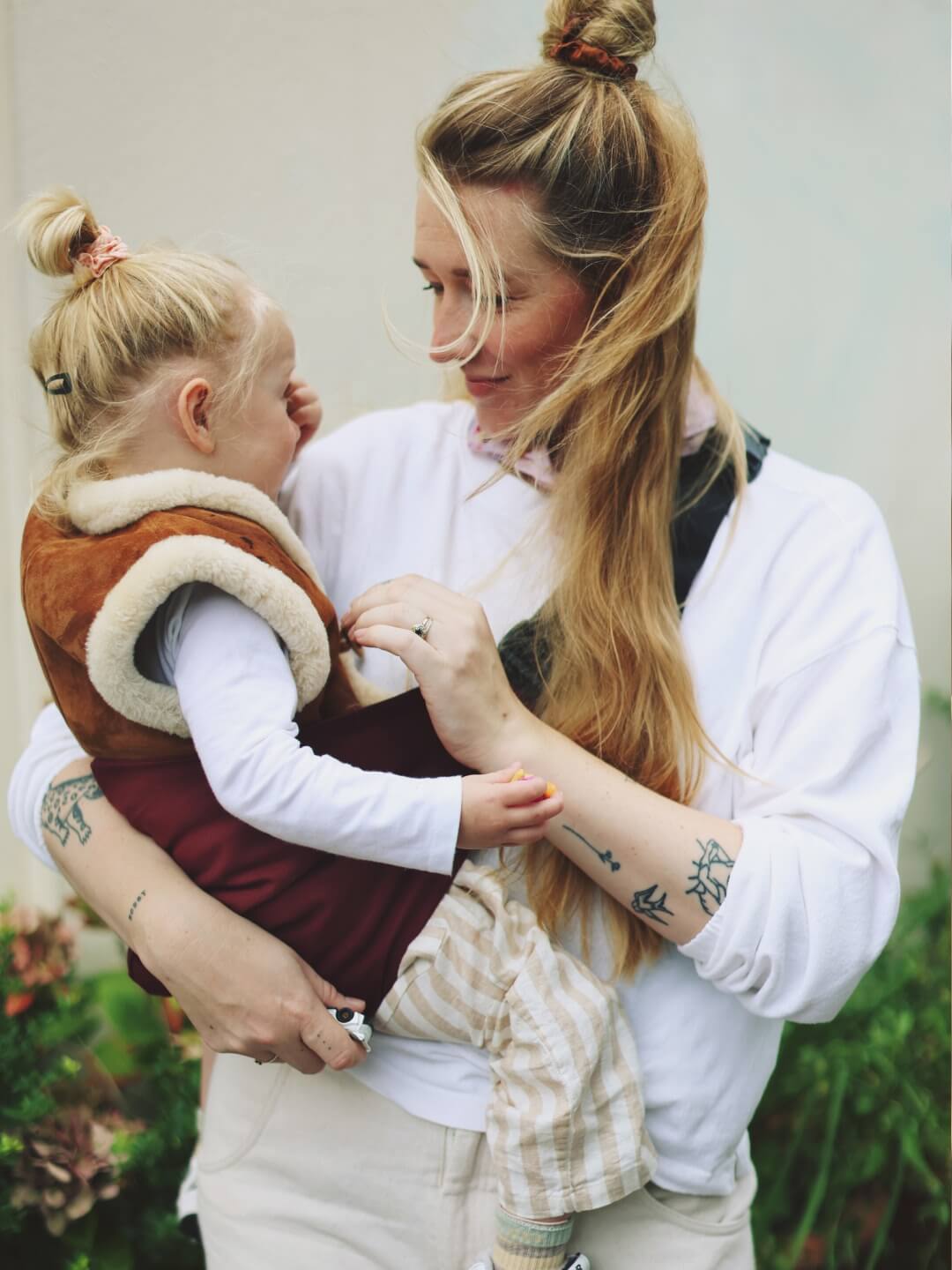 Wildride Toddler Swing Carrier - Merlot – Babyluv